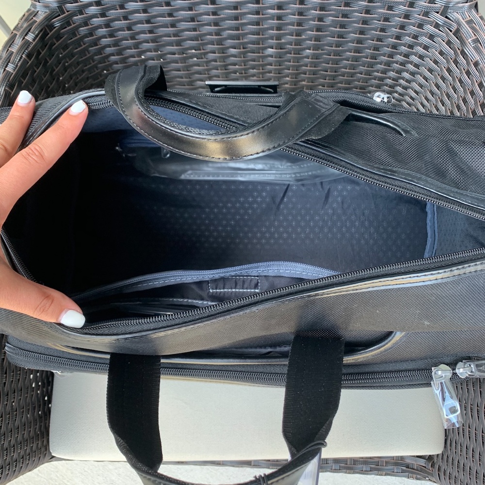 Travelpro Platinum Elite Carry-on Travel Bag - Picture 4 of 4